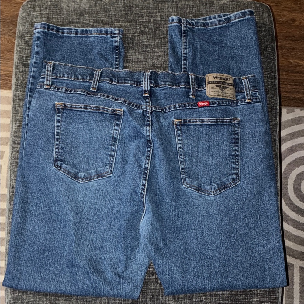 Wrangler Relaxed Fit Classic Blue Work Jeans 36x30